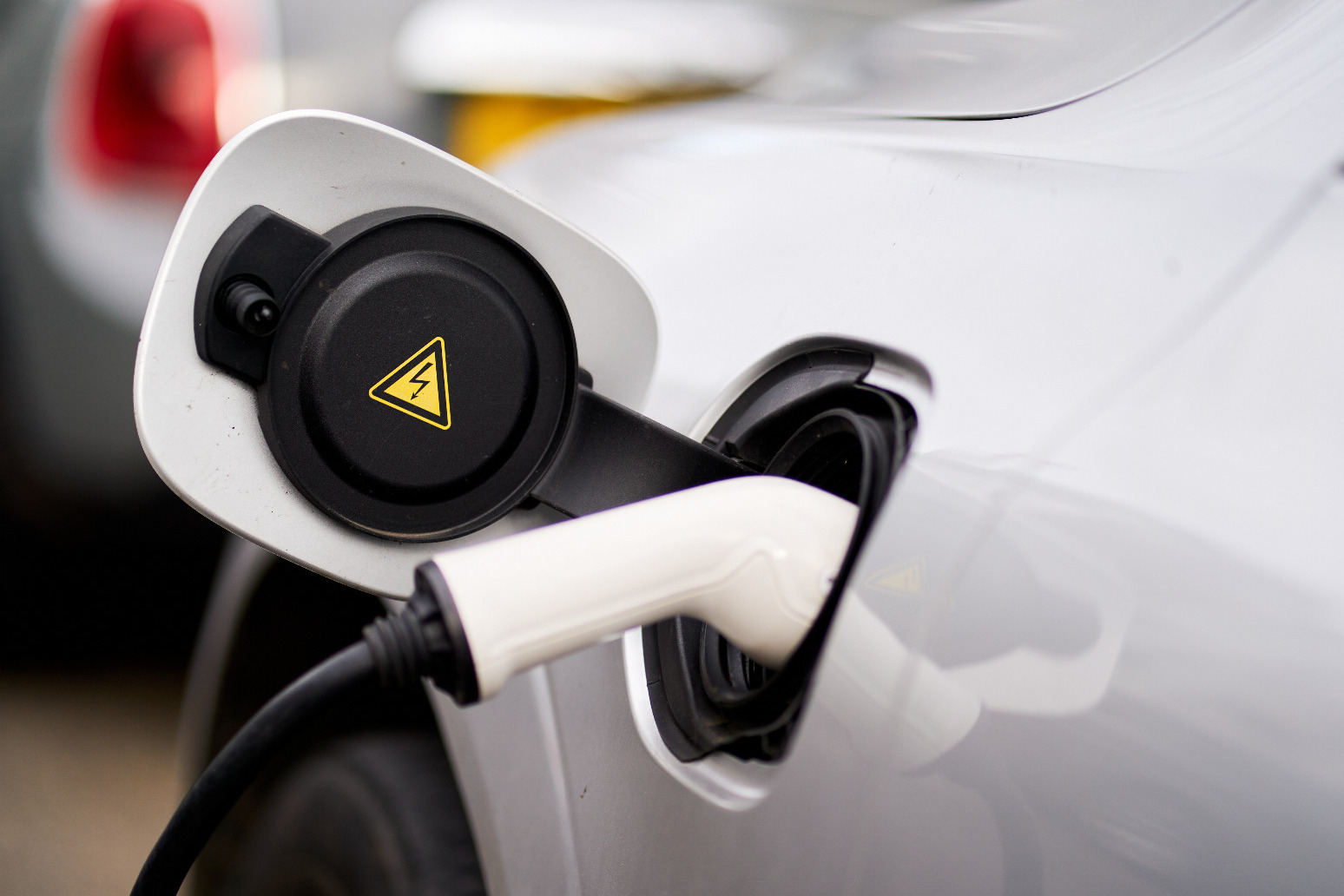 Drivers risk missing out on £9bn of electric car savings 