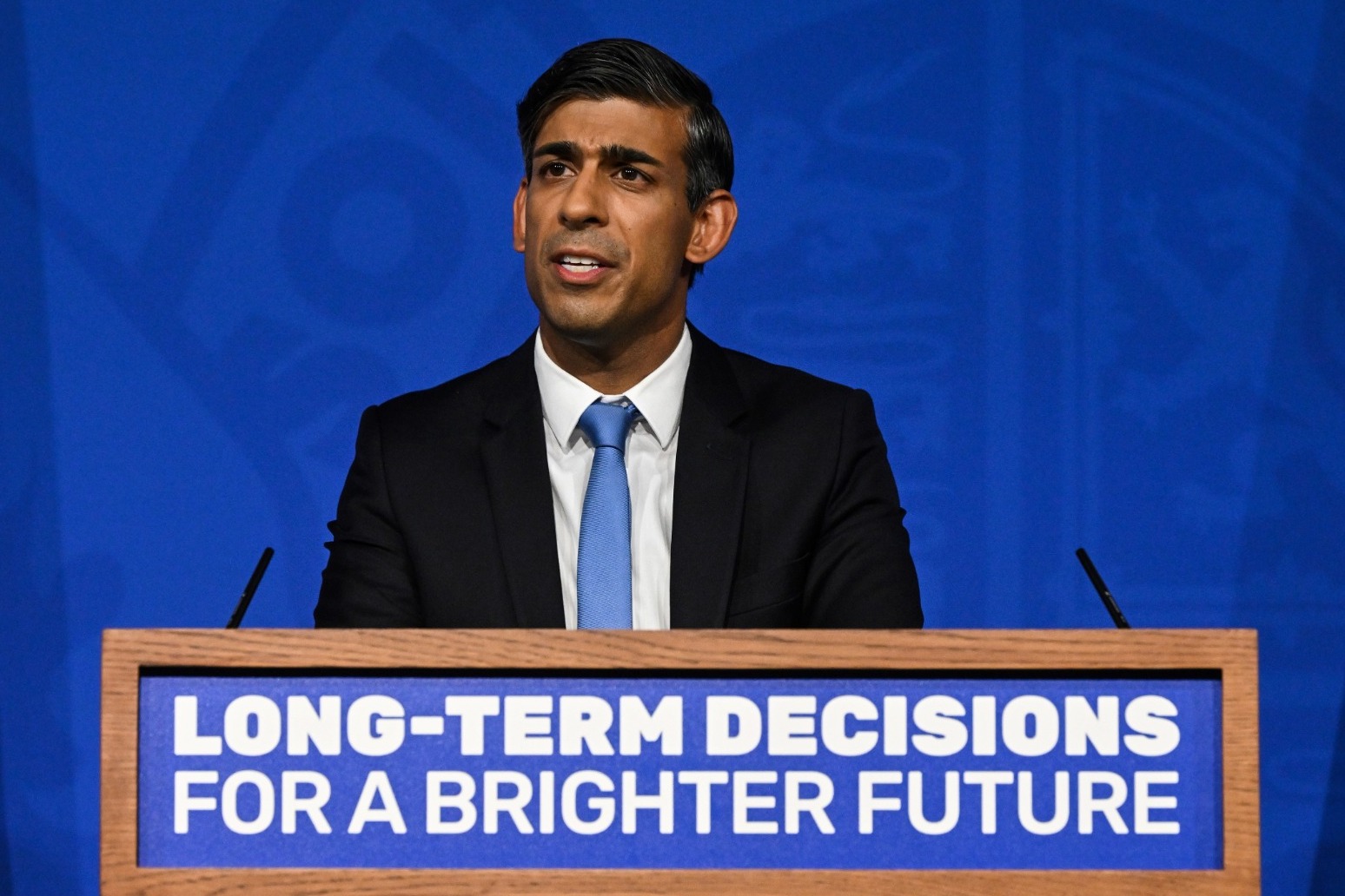 Rishi Sunak waters down climate commitments to avoid public ‘backlash’ 