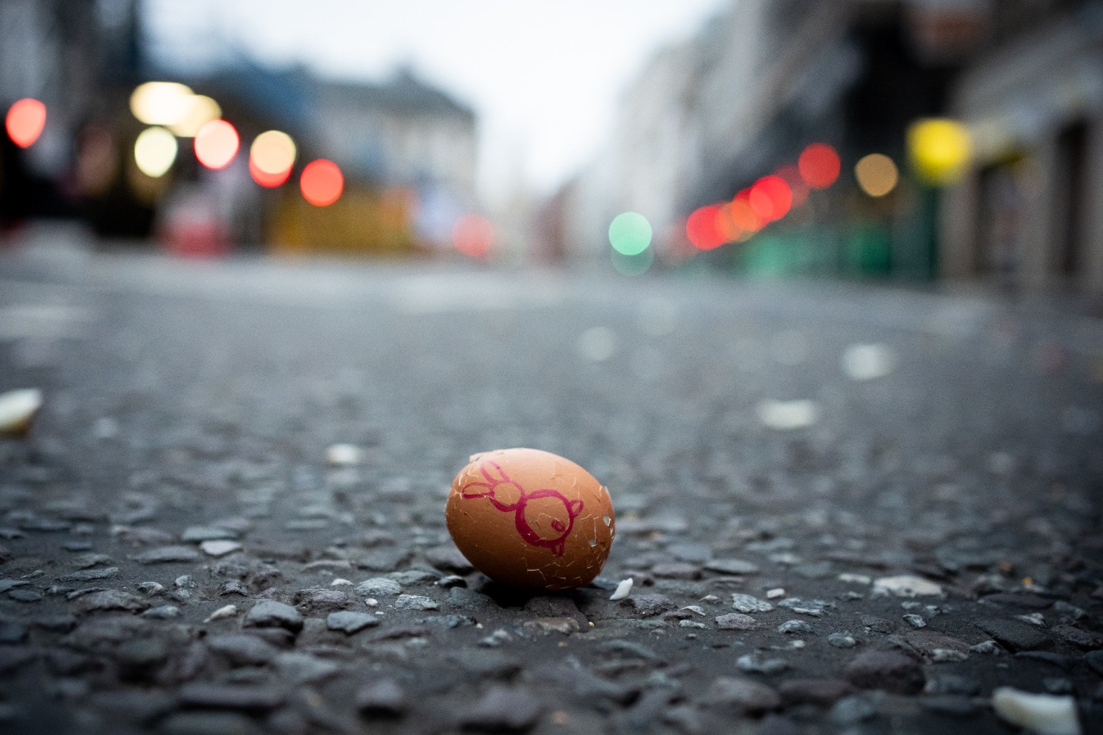 Crowds gather for egg-rolling Easter tradition to celebrate new life 